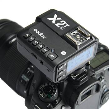 Hình ảnh đầu tiên về Trigger Godox X2T-C cho máy ảnh Canon